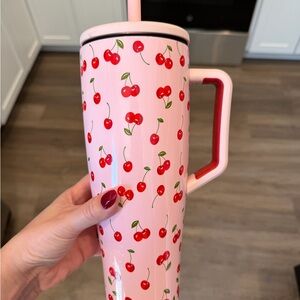 Brumate cherry 40oz brumate x krista Horton